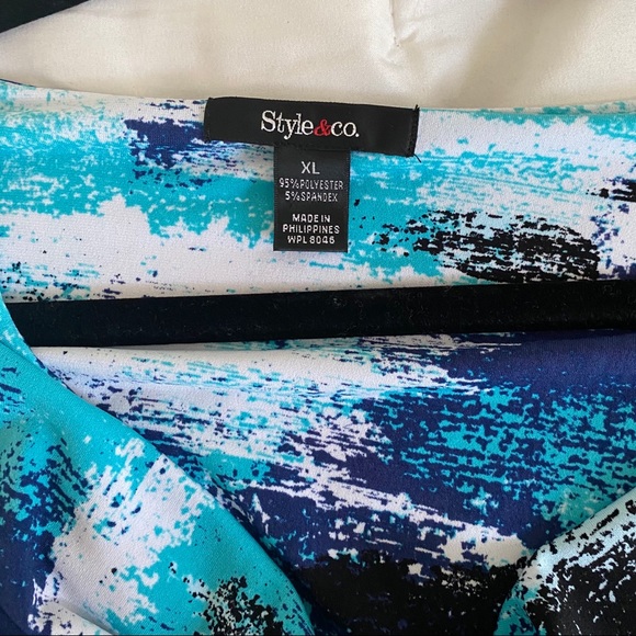 Multicolored U-neck dress - Picture 2 of 2